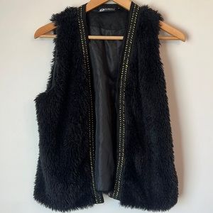 Baku furry vest